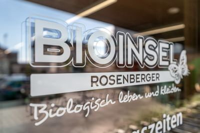 Schild "Bioinsel Rosenberger"