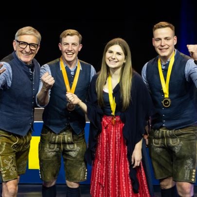 WKO Steiermark Präsident Josef Herk gratuliert den steirischen Medaillengewinnern Wolfgang Ramminger, Nicola Hochegger und Christoph Pessl