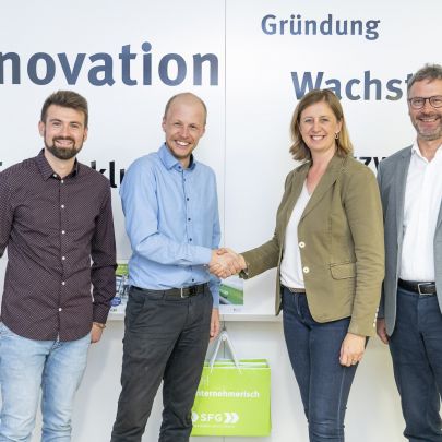 Daniel Fürhapter, Philipp Eisele (Kraken GmbH), LR Barbara Eibinger-Miedl, Gerd Holzschlag (SFG)