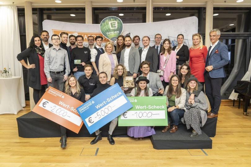 Gruppenfoto der Sieger, Finalisten und Jury