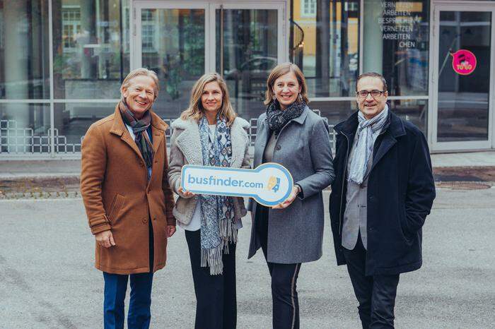 Investoren Manfred Brandner, Kathrin Zenker mit Wirtschaftslandesrätin Barbara Eibinger-Miedl und SFG-Geschäftsführer Christoph Ludwig