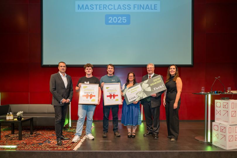 Christoph Ludwig (GF SFG), Thorsten Krauss (Gewinner – Distillery Krauss GmbH), Lukas Bernauer (3. Platz, Yflavour), Daria DE Astis und Sepp Mosshammer (3. Platz – Fleischerei Mosshammer GmbH), Susanne Urschler (Leitung Styrian Food Hub)