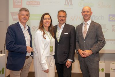 Gerhard Rohrer (Bürgermeister St. Veit in der Südsteiermark), Susanne Urschler (Leiterin Styrian Food Hub, SFG), SFG-Geschäftsführer Christoph Ludwig und Wirtschaftslandesrat Willibald Ehrenhöfer