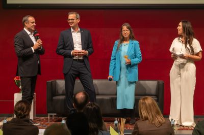 Christoph Ludwig (Geschäftsführer SFG), Martin Payer (Geschäftsführer FH JOANNEUM), Corinna Engelhardt-Nowitzki (Geschäftsführerin FH JOANNEUM), Susanne Urschler (Leiterin Styrian Foodhub, SFG)